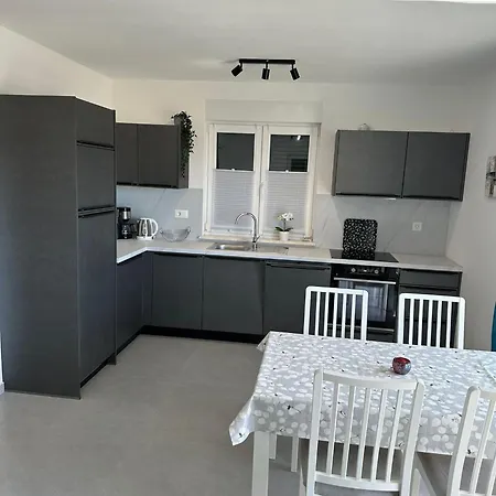 Apartman Laila *